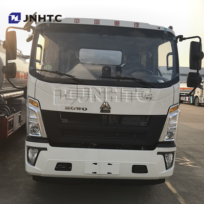 HOWO Cisterna di carburante 4x2 8cbm Cisterna di petrolio leggera