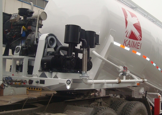 L'iso ha passato l'autocisterna di 10 Wheeler Sinotruk Howo Bulk Cement ed il camion del trattore con il corpo dell'autocisterna del ³ di 50M