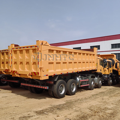 Sinotruck HOWO Tx Dumper Truck 8X4 371HP 12 ruote 40tone a guida a destra