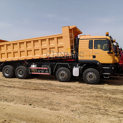 Sinotruck HOWO Tx Dumper Truck 8X4 371HP 12 ruote 40tone a guida a destra
