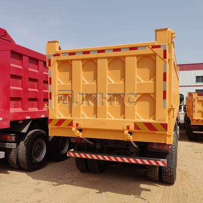 Sinotruck HOWO Tx Dumper Truck 8X4 371HP 12 ruote 40tone a guida a destra