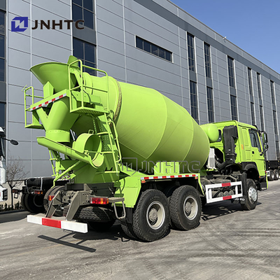 SINOTRUK HOWO 6X4 8CBM Metri Motore diesel Camionidi idraulici