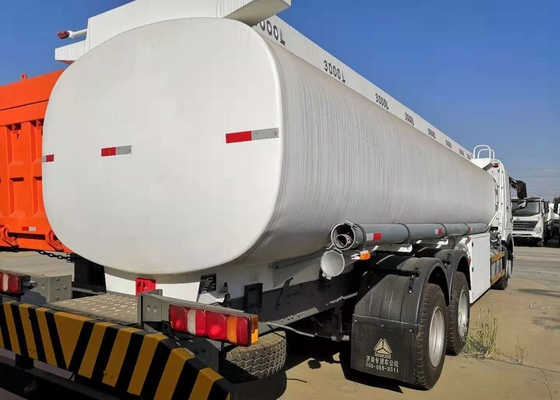 A7 6 * 4 lubrificano il materiale di potere di cavallo del camion di consegna 380 Q345 con il carro armato 20cbm