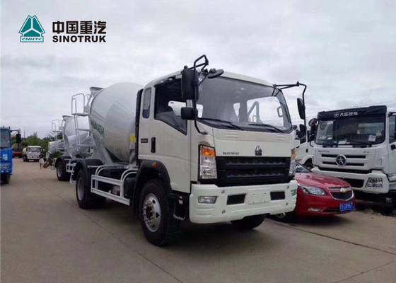 Howo 4x2 4CBM Mini Concrete Mixer Truck con colore bianco è pronto in fabbrica