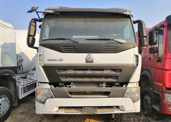 Tipo di azionamento concreto del camion 6*4 della miscela di caricamento di auto del miscelatore del camion del cemento di Howo