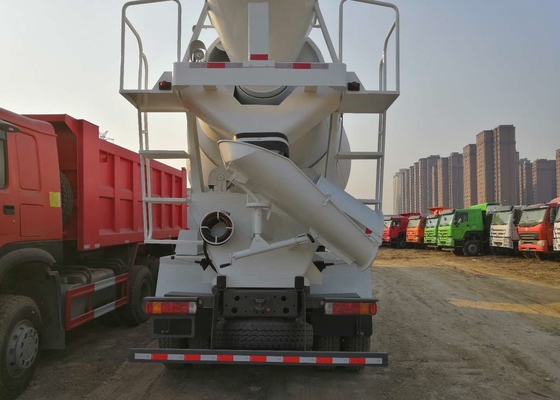 Tipo di azionamento concreto del camion 6*4 della miscela di caricamento di auto del miscelatore del camion del cemento di Howo