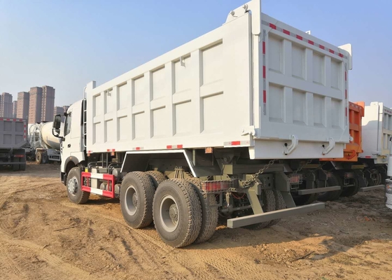 Di Howo 6x4 dell'autocarro a cassone 3 dell'asse di carico dell'autocarro con cassone ribaltabile 30 tonnellate resistenti bianche