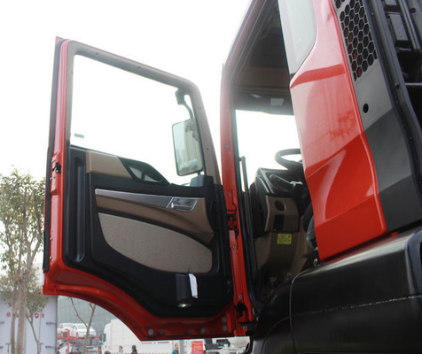 Sinotruk Howo 8x8 tutta la capacità di tonnellata del camion 371hp 20-60 del motore primo dell'azionamento della ruota