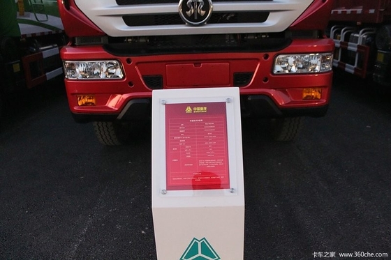 Speciale dell'autocarro a cassone della sabbia di SINOTRUK SWZ 8x4 in assi anteriori rossi di colore HF12 per 55 tonnellate