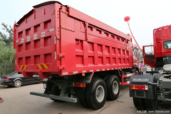 Speciale dell'autocarro a cassone della sabbia di SINOTRUK SWZ 8x4 in assi anteriori rossi di colore HF12 per 55 tonnellate