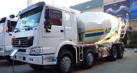 tonnellata bianca rossa ccc di colore 20-60 del camion della betoniera di 16cbm 8x4 Sinotruk HOWO passata
