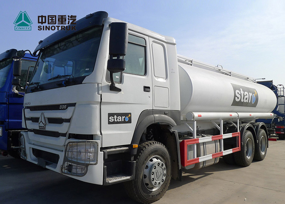 Camion di serbatoio di combustibile 336 dell'EURO 2 di HOWO, camion cisterna 25CBM dell'olio 20 tonnellate di carico utile