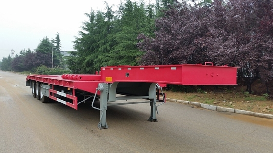 Colore rosso del letto di 3 assi del rimorchio basso dei semi con gli assi della direzione di auto e le rampe idrauliche