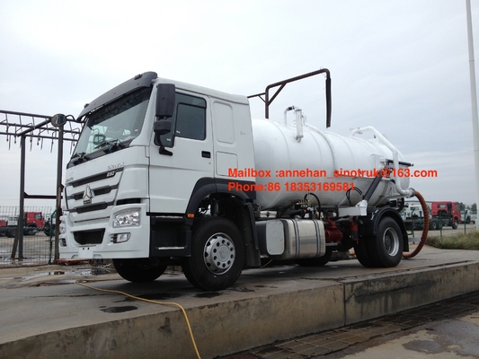 Il camion 10000L-15000L 4X2 6 di aspirazione delle acque luride di SINOTRUK HOWO spinge i camion dei rifiuti liquidi