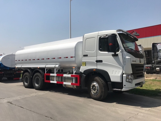 21000 litri di Sinotruk Howo A7 6x4 di camion di serbatoio di combustibile Lhd 4 millimetri di spessore del carro armato