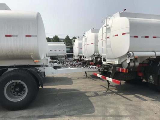 21000 litri di Sinotruk Howo A7 6x4 di camion di serbatoio di combustibile Lhd 4 millimetri di spessore del carro armato