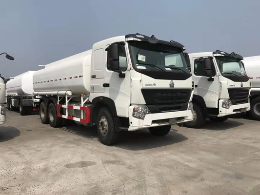 21000 litri di Sinotruk Howo A7 6x4 di camion di serbatoio di combustibile Lhd 4 millimetri di spessore del carro armato