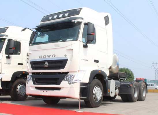 Camion bianco della testa del trattore di Tiro Howo del camion 10 del motore primo di SINOTRUK 371HP
