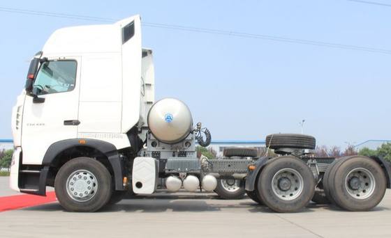 Camion bianco della testa del trattore di Tiro Howo del camion 10 del motore primo di SINOTRUK 371HP