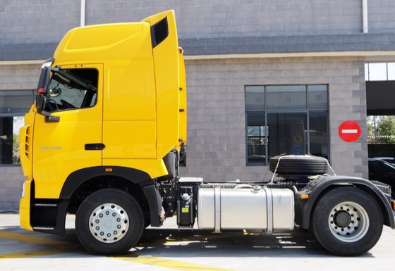 Camion della ruota motrice del trattore 4*2 del motore primo di Howo della carrozza dell'euro 2 HW 76