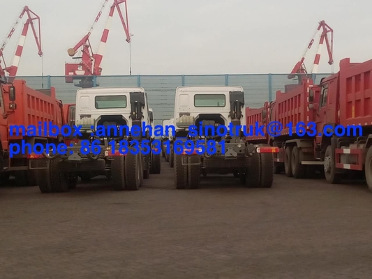 Sinotruk 6x4 10 spinge la cabina del camion 371hp HW79 del trattore con 2 traversine e condizionatori d'aria