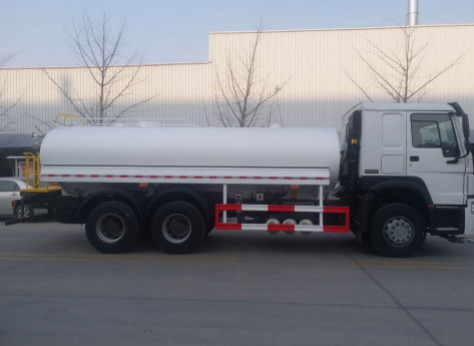 Camion dello spruzzo d'acqua di Sinotruk Howo 4x2 6x4 10000L