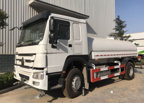 Camion dello spruzzo d'acqua di Sinotruk Howo 4x2 6x4 10000L