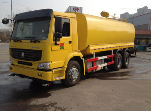 camion di serbatoio di acqua di 30000L Sinotruk Howo7 con il sistema a spruzzo