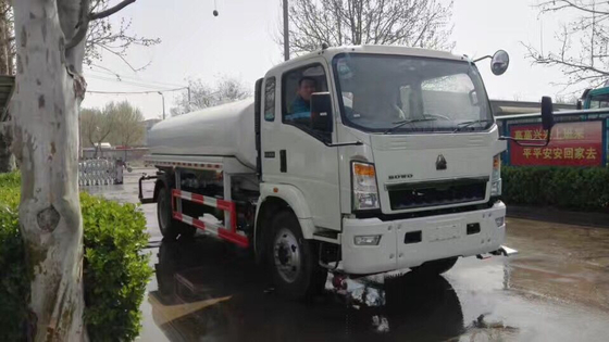Emissione dell'euro 3 del camion di serbatoio di acqua del modello 8000L della luce di Sinotruk 4x2
