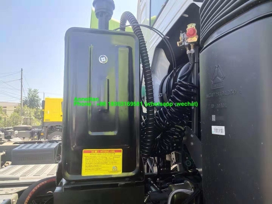 camion del trattore di 40T 420hp Sinotruk con il serbatoio dell'olio 1000L