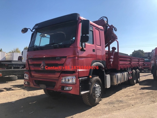 il camion pesante 12T del carico di 450hp 6*4 che incastra l'asta ha montato la gru