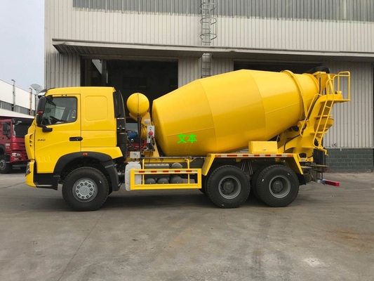 Autocisterna del miscelatore di HC16 Sinotruk 10M3 con la pompa ed il motore dell'Italia