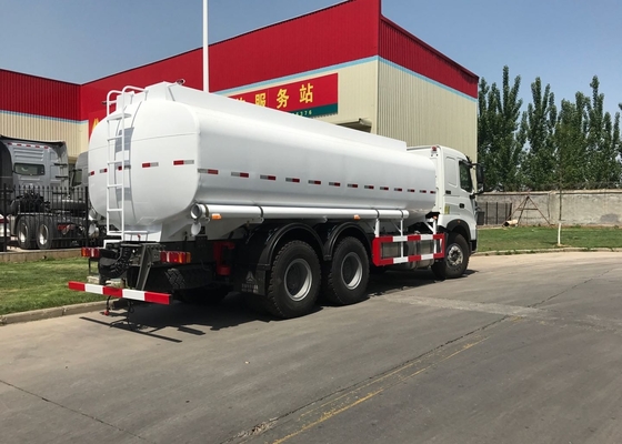 21000 litri di Sinotruk Howo A7 6x4 di camion di serbatoio di combustibile Lhd 4 millimetri di spessore del carro armato