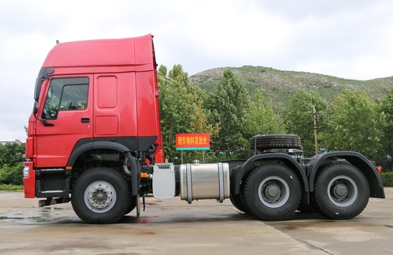 Camion rosso 10 Wheeler Tractor Truck del motore primo dei semi di Sinotruk Howo 6x4