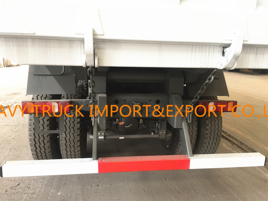 Autocarro con cassone ribaltabile resistente di SINOTRUK HOWO A7 con un secchio di 5 yarde