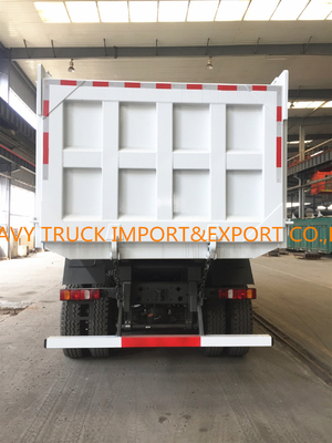 Autocarro con cassone ribaltabile resistente di SINOTRUK HOWO A7 con un secchio di 5 yarde