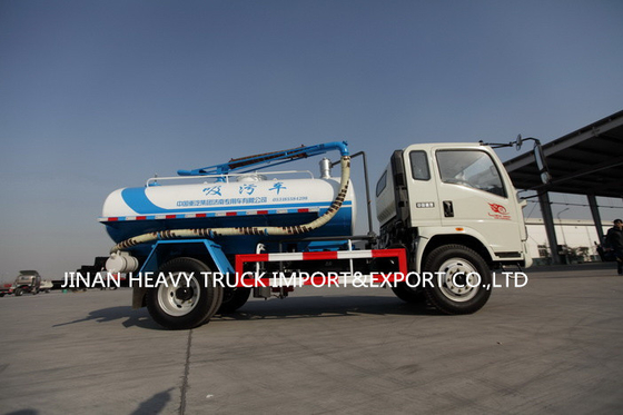 Camion di bassa potenza 4cbm di HOWO 4X2 1000 galloni delle acque luride di pulizia di aspirazione