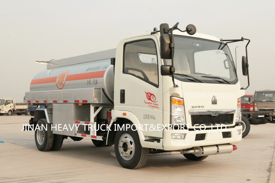 Autocisterna dell'olio di Sinotruk Howo 4x2 RHD LHD 5000 litri di 5m3 3 tonnellate
