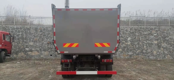 Howo 6x4 A7 Camion a gomma 3 assi Camion a gomma 60 tonnellate Camion a gomma