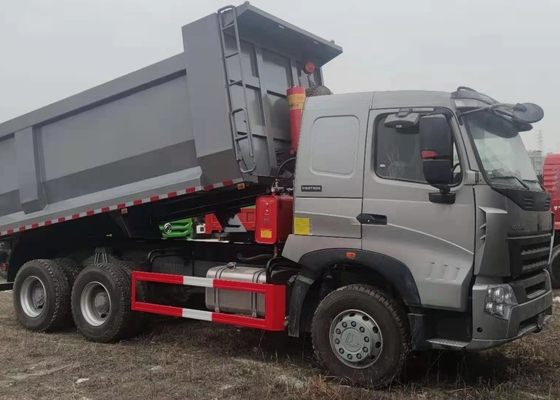 Howo 6x4 A7 Camion a gomma 3 assi Camion a gomma 60 tonnellate Camion a gomma