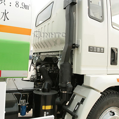 Camion di serbatoio di acqua della luce di SINOTRUK HOWO 4x2 con 14m Front Sprinkler