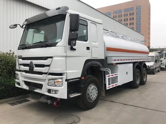 Camion cisterna 400L 20cbm 371HP del combustibile derivato del petrolio di Sinotruk LHD