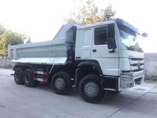 Camion della scatola dello scarico di forma di SINOTRUK HOWO 8X4 U nel Ghana Tanzania Zambia Zimbabwe