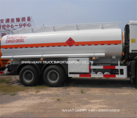 Camion pesante di trasporto del serbatoio dell'olio del camion 20cbm del carico di Sinotruk Howo per il mercato di Filippine