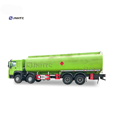 Camion di serbatoio di combustibile delle ruote di HOWO 8x4 12 che rifornisce di carburante 30cbm 35cbm 25 CBM Euro2 Euro3