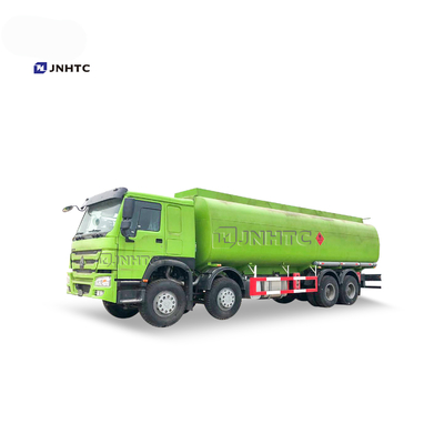 Camion di serbatoio di combustibile delle ruote di HOWO 8x4 12 che rifornisce di carburante 30cbm 35cbm 25 CBM Euro2 Euro3