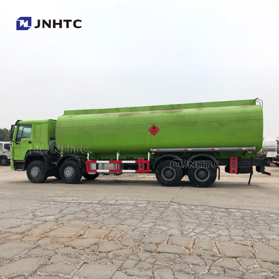 Camion di serbatoio di combustibile delle ruote di HOWO 8x4 12 che rifornisce di carburante 30cbm 35cbm 25 CBM Euro2 Euro3