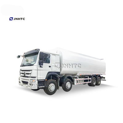 HOWO 8x4 12 spinge il camion cisterna di olio combustibile che rifornisce di carburante 30cbm 35cbm Euro2 Euro3