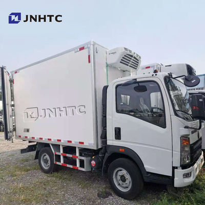 Camion vaccino del congelatore di frigorifero di Sinotruk HOWO Euro2 5 tonnellate di 4x2 6 di luce delle ruote