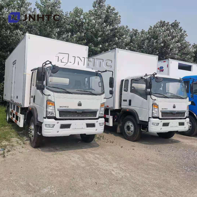 Camion vaccino del congelatore di frigorifero di Sinotruk HOWO Euro2 5 tonnellate di 4x2 6 di luce delle ruote
